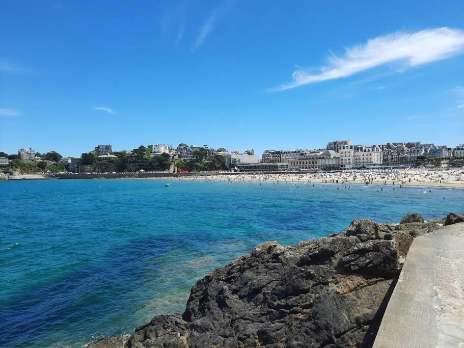 Le Jacaranda-A 2 Min De La Plage, Hyper Centre De Dinard, Vue Mer De La Fenetre Екстер'єр фото