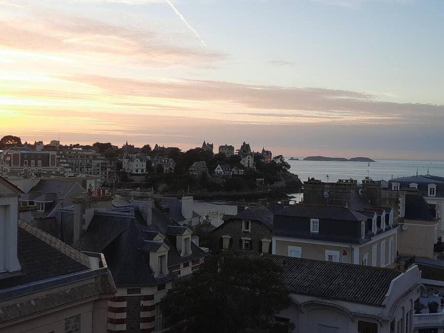 Le Jacaranda-A 2 Min De La Plage, Hyper Centre De Dinard, Vue Mer De La Fenetre Екстер'єр фото
